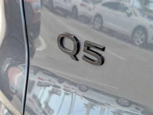 2025 Audi Q5 Premium TFSI quattro S tronic