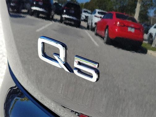 2024 Audi Q5 40 Premium Plus