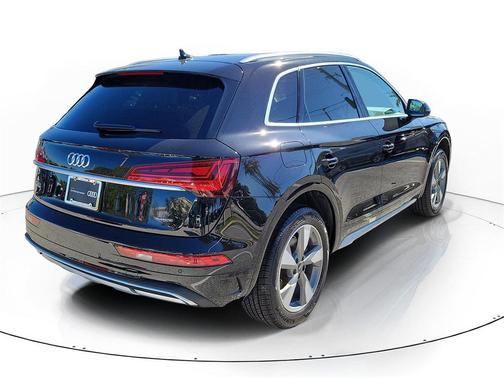 2024 Audi Q5 40 Premium Plus