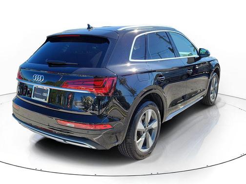 2024 Audi Q5 40 Premium Plus