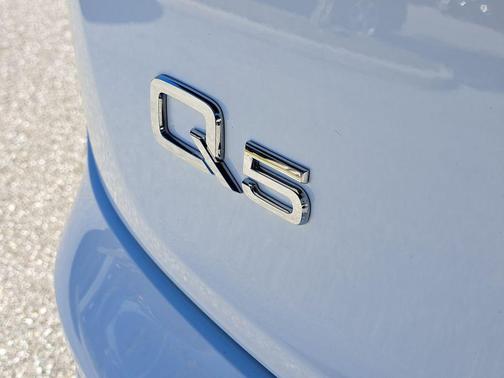 2023 Audi Q5 40 Premium Plus