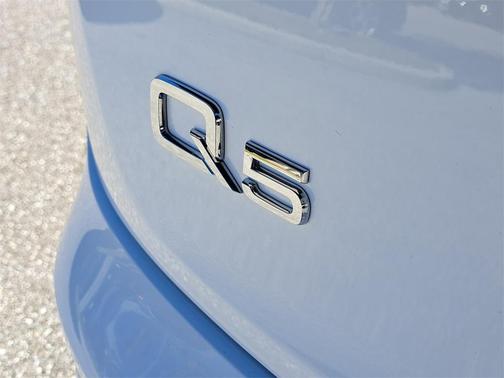 2023 Audi Q5 40 Premium Plus