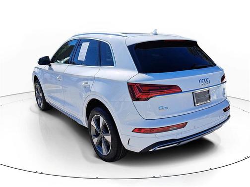 2023 Audi Q5 40 Premium Plus
