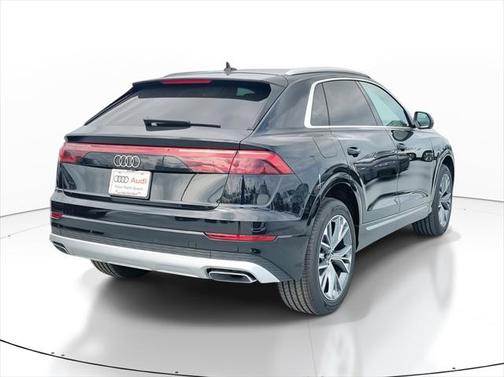 2025 Audi Q8 55 Premium