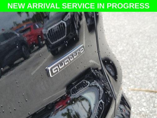 Mythos Black Metallic 2025 Audi Q5 Premium Plus TFSI quattro S tronic