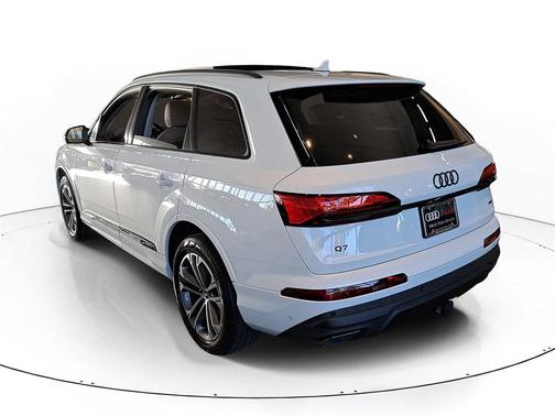 2026 Audi Q7 55 Premium