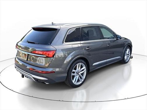 2025 Audi Q7 55 Premium Plus