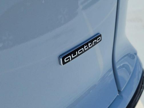 Glacier White Metallic 2026 Audi Q3 TFSI quattro S tronic