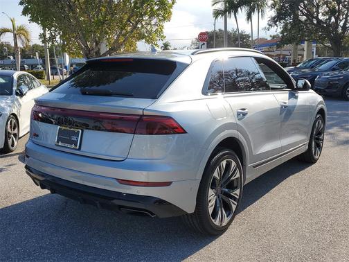 2025 Audi Q8 55 Premium Plus