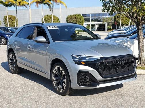 2025 Audi Q8 55 Premium Plus