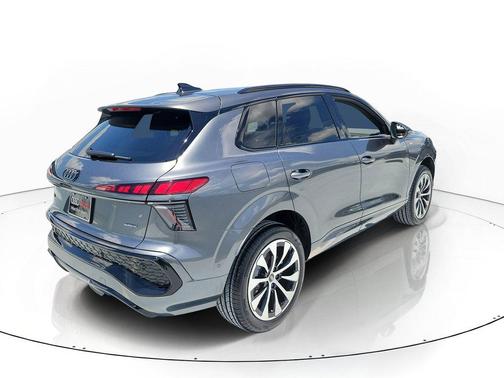 Daytona Gray Pearl Effect 2026 Audi Q3 TFSI quattro S tronic