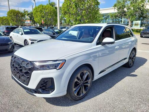 Glacier White Metallic 2026 Audi Q7 55 Premium Plus