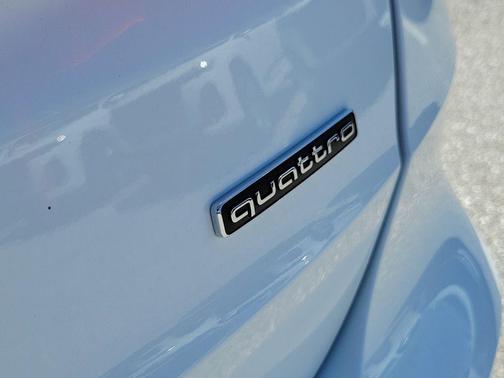Arkona White 2025 Audi Q3 Premium 45 TFSI S line quattro Tiptronic