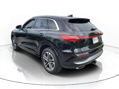Mythos Black Metallic 2026 Audi Q5 Premium TFSI quattro S tronic