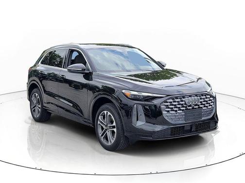 Mythos Black Metallic 2026 Audi Q5 Premium TFSI quattro S tronic