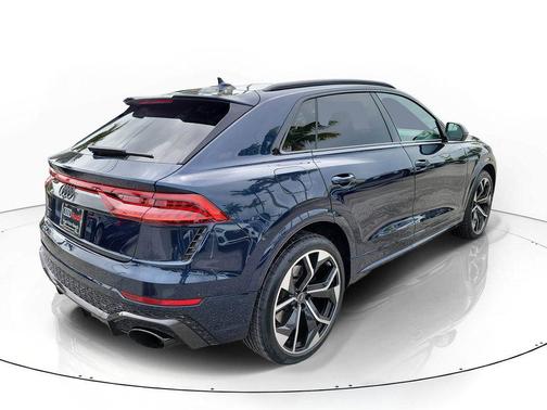 Waitomo Blue Metallic 2024 Audi RS Q8 4.0T