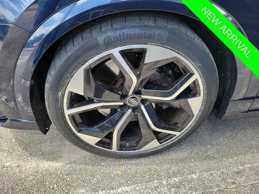 Waitomo Blue Metallic 2024 Audi RS Q8 4.0T