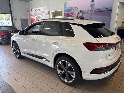 2024 Audi Q4 e-tron Premium 50 quattro