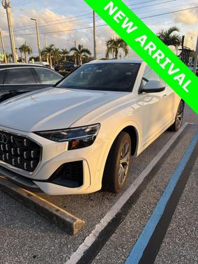 2024 Audi Q8 55 Premium Plus
