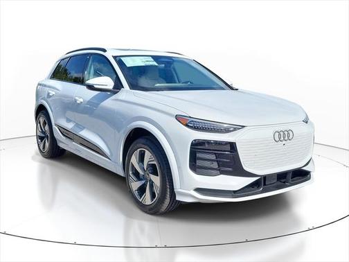 2025 Audi Q6 e-tron Premium Plus quattro