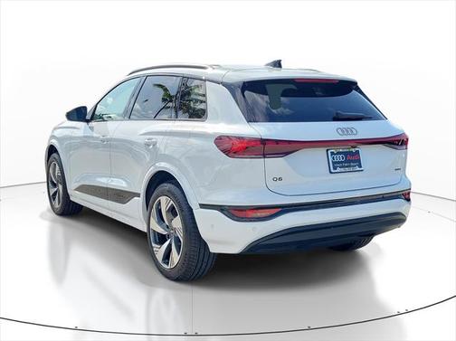2025 Audi Q6 e-tron Premium Plus quattro