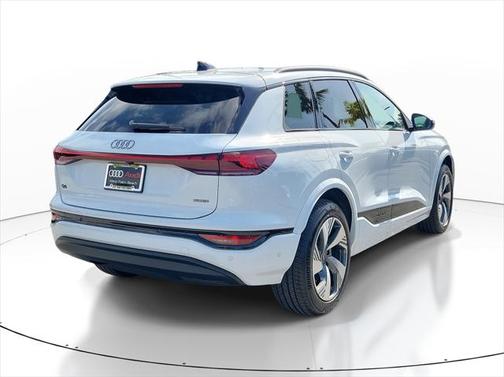 2025 Audi Q6 e-tron Premium Plus quattro