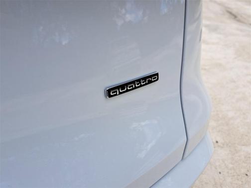 2025 Audi Q5 Premium TFSI quattro S tronic