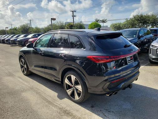 Mythos Black Metallic 2026 Audi SQ5 3.0T Premium Plus