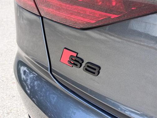 2025 Audi S8 4.0T