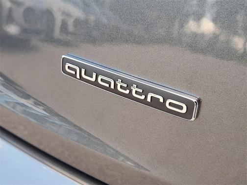 2023 Audi Q5 45 S line Premium