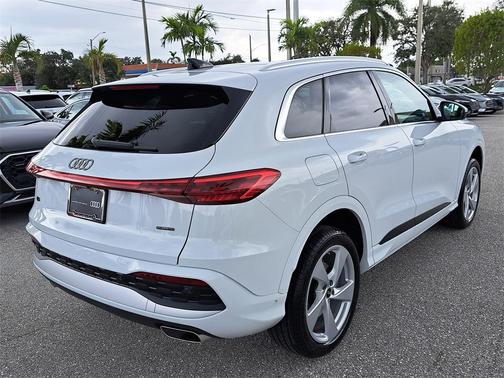 2025 Audi Q5 Premium Plus TFSI quattro S tronic