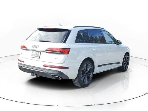 2026 Audi Q7 55 Premium Plus
