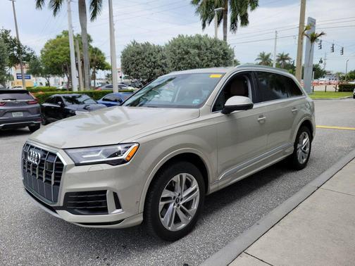 Vicuna Beige Metallic 2022 Audi Q7 55 Premium Plus