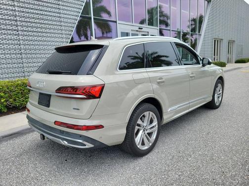 Vicuna Beige Metallic 2022 Audi Q7 55 Premium Plus