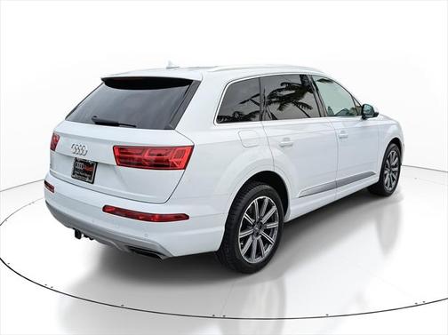 2019 Audi Q7 55 Premium Plus