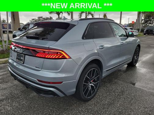 Satellite Silver Metallic 2023 Audi Q8 55 Premium Plus