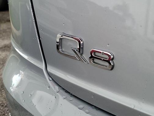 Satellite Silver Metallic 2023 Audi Q8 55 Premium Plus