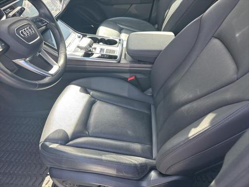 2022 Audi Q7 45 Premium Plus
