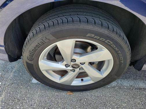 Blue Metallic 2021 Audi Q3 40 Premium Plus