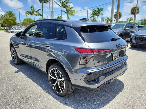 Daytona Gray Pearl Effect 2026 Audi Q3 TFSI quattro S tronic