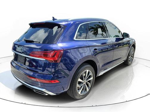 Navarra Blue Metallic 2023 Audi Q5 45 S line Premium Plus