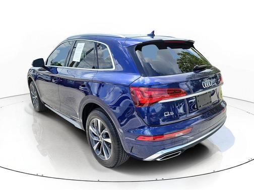 Navarra Blue Metallic 2023 Audi Q5 45 S line Premium Plus