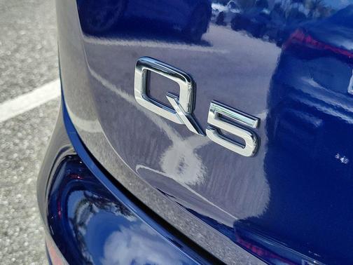 Navarra Blue Metallic 2023 Audi Q5 45 S line Premium Plus
