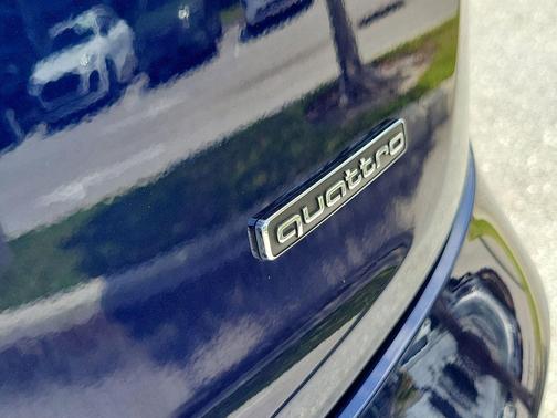 Navarra Blue Metallic 2023 Audi Q5 45 S line Premium Plus