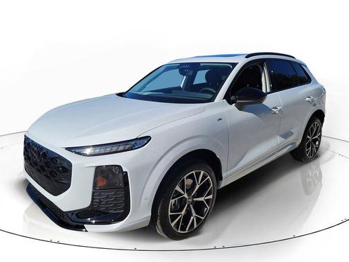 Glacier White Metallic 2026 Audi Q3 TFSI quattro S tronic