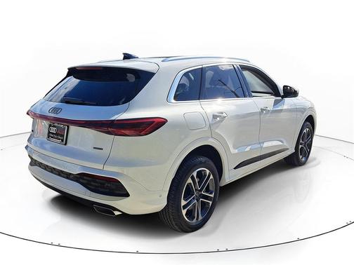 2025 Audi Q5 Premium TFSI quattro S tronic