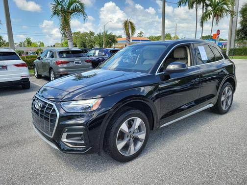 Brilliant Black 2023 Audi Q5 40 Premium
