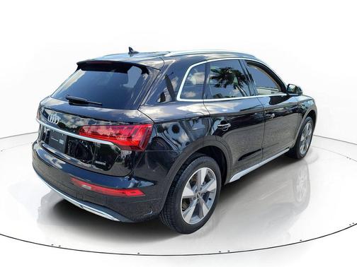 Brilliant Black 2023 Audi Q5 40 Premium
