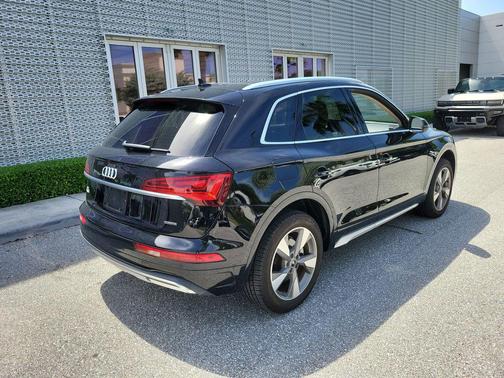 Brilliant Black 2023 Audi Q5 40 Premium