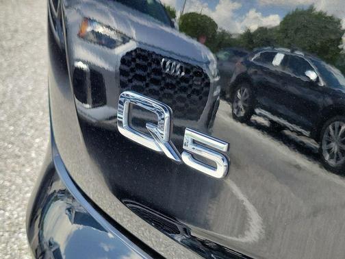 Brilliant Black 2023 Audi Q5 40 Premium